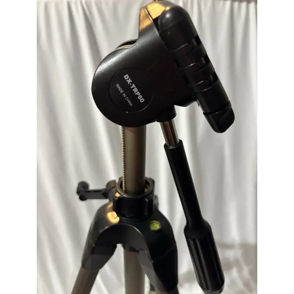 Dynex DX-TRP60 Tripod